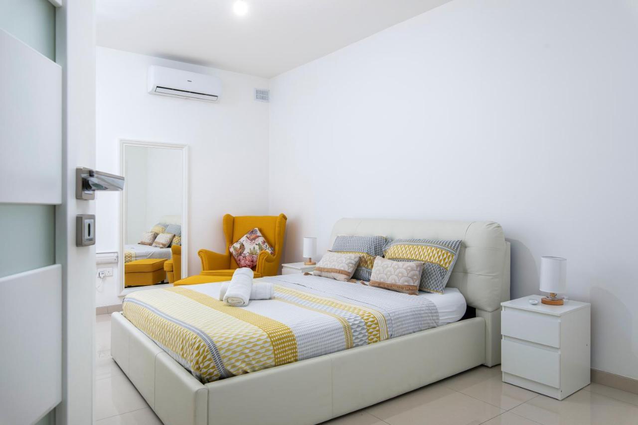 Spacious, Modern & Cosy 2 Bedroom 2 Bathroom Apartment - St. Julians Saint Julian's Εξωτερικό φωτογραφία